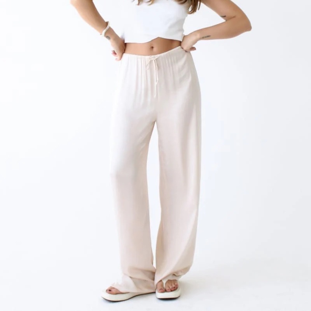 Rumored Cape Pants - Picture 3 of 6